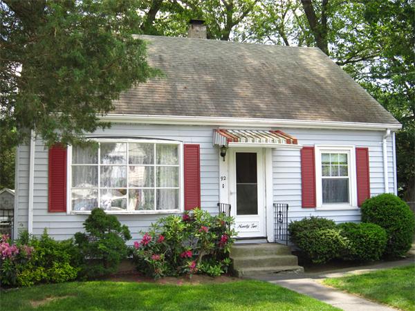 92 Thornton Road Waltham, MA 02453 - Photo 3 of 21