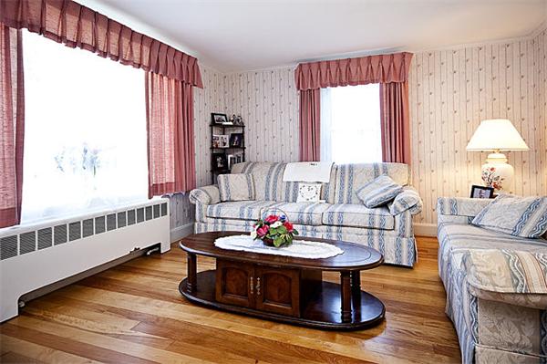 92 Thornton Road Waltham, MA 02453 - Photo 5 of 21