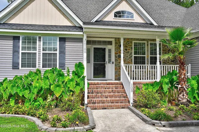 $625,000 | 103 Whistling Duck Court, Moyock, NC 27958