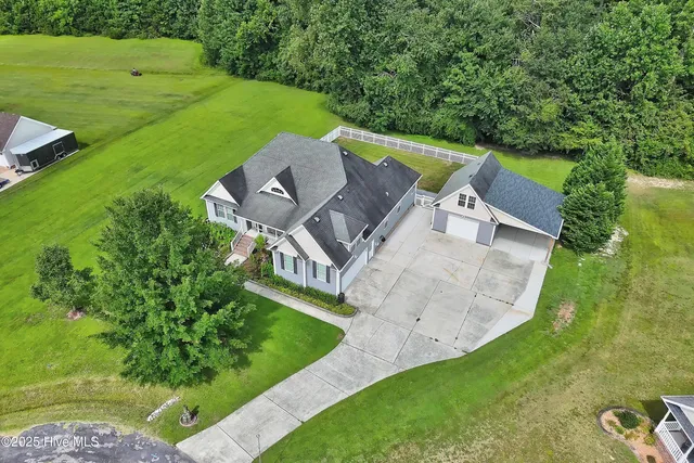 $625,000 | 103 Whistling Duck Court, Moyock, NC 27958