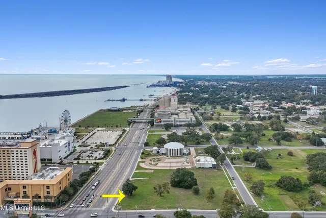 $1,071,352 | 164 Beach Biloxi Ms 39530, Gulfport, MS 39507