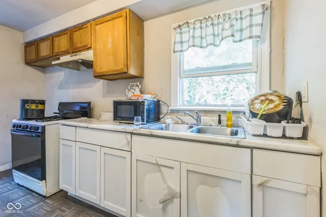 $65,000 | 759 Martin Luther King Drive, Gary, IN 46402