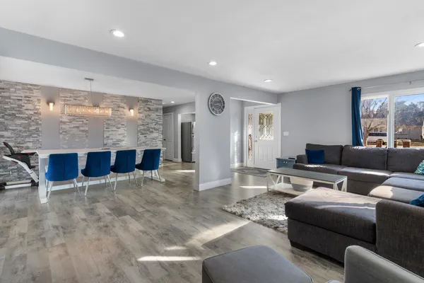 $230,000 | 918 Mayfair Place, Rockford, IL 61107