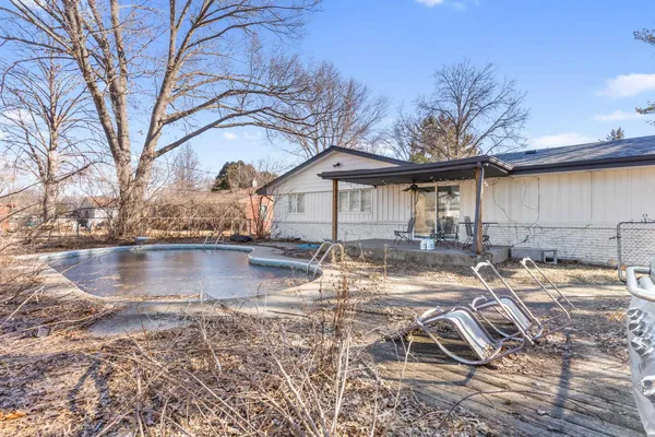 $230,000 | 918 Mayfair Place, Rockford, IL 61107