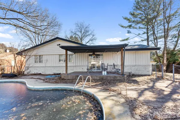 $230,000 | 918 Mayfair Place, Rockford, IL 61107