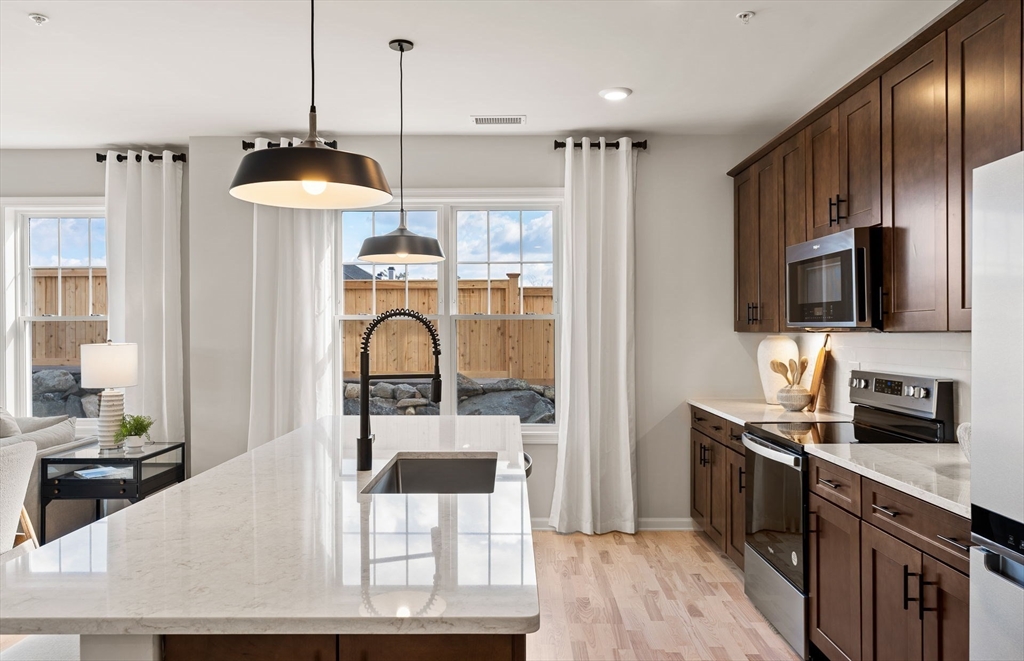 6 Stratton Drive, Unit 307 Woburn, MA 01801 - Photo 3 of 26