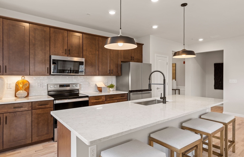 6 Stratton Drive, Unit 307 Woburn, MA 01801 - Photo 4 of 26