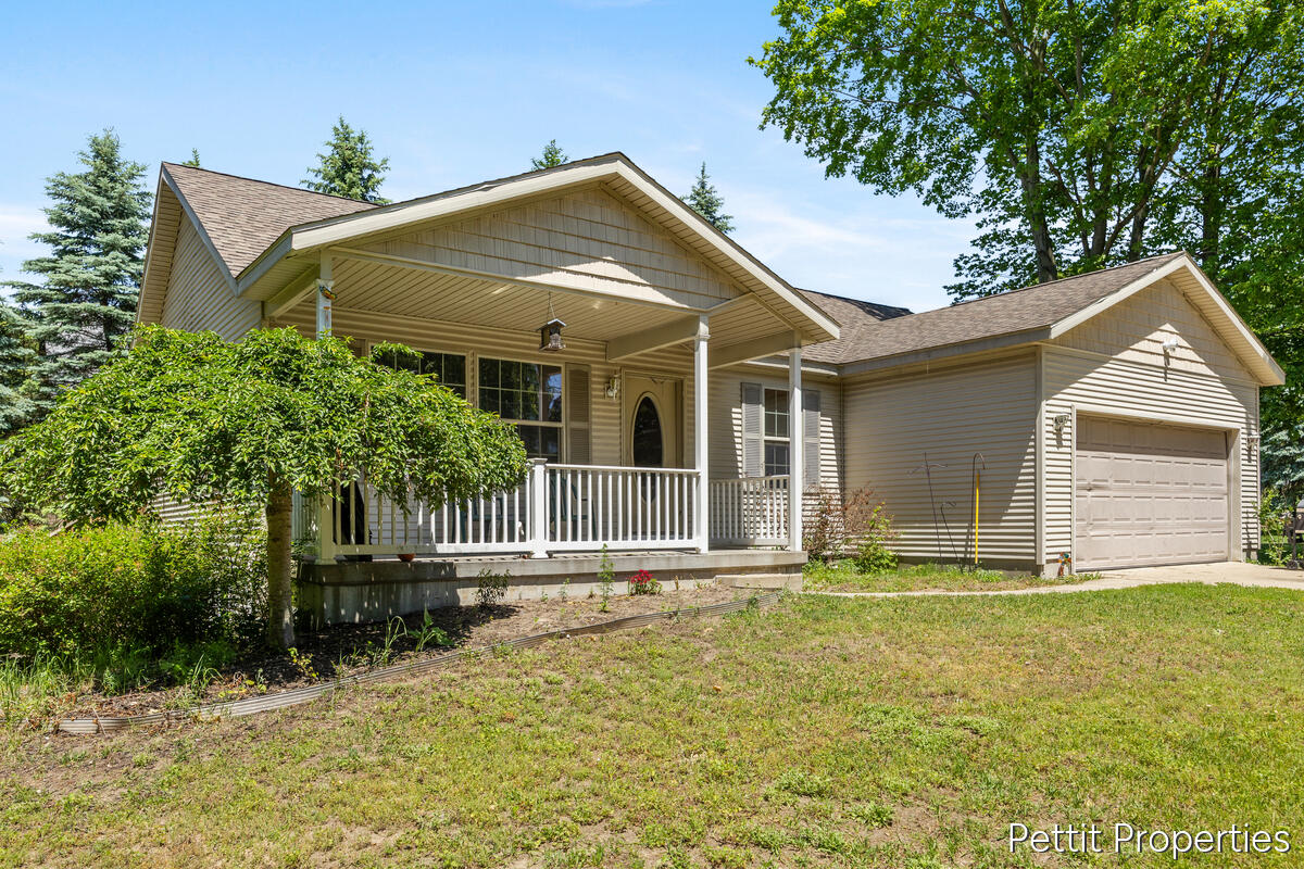2481 Bauer Road Jenison, MI 49428 - Photo 2 of 30 2481-Bauer_002
