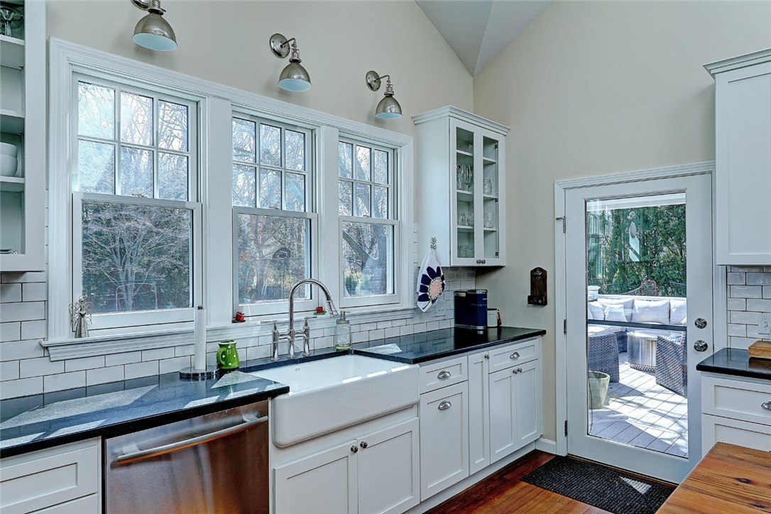 11 Briarfield Road Barrington, RI 02806 - Photo 15 of 50 Gallery Image 15