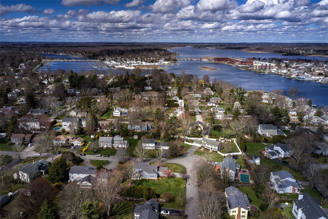 11 Briarfield Road Barrington, RI 02806 - Photo 49 of 50 Gallery Image 49
