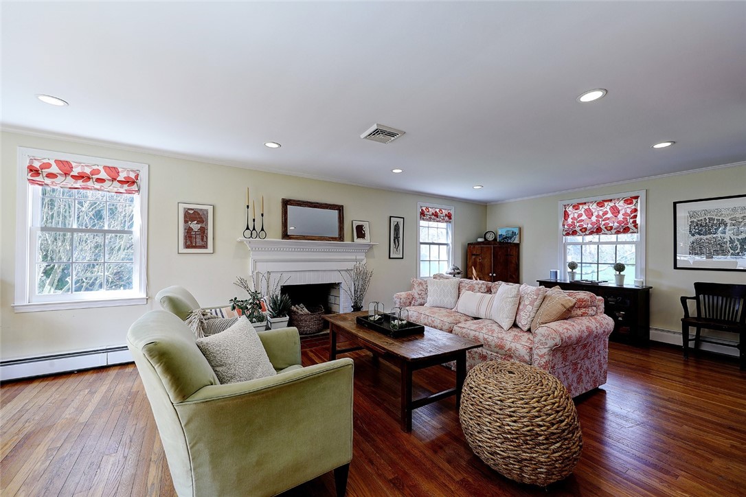 11 Briarfield Road Barrington, RI 02806 - Photo 6 of 50 Gallery Image 6