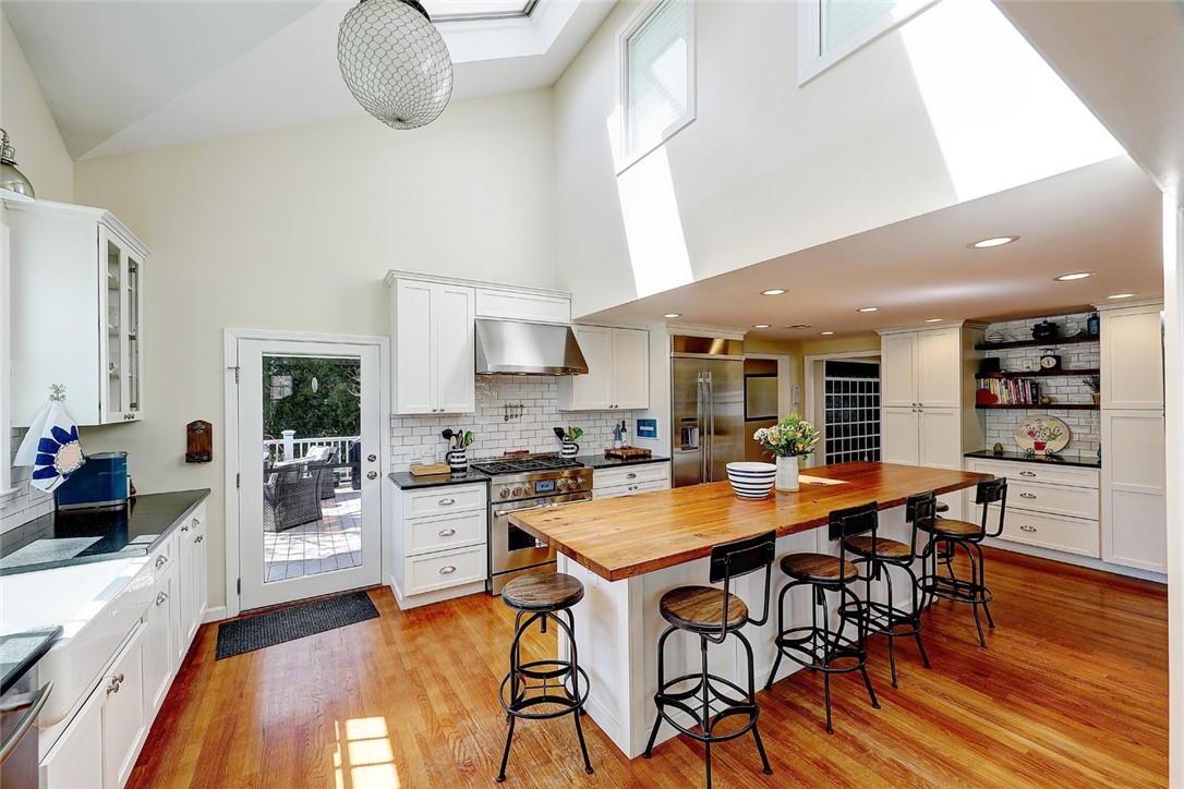 11 Briarfield Road Barrington, RI 02806 - Photo 10 of 50 Gallery Image 10
