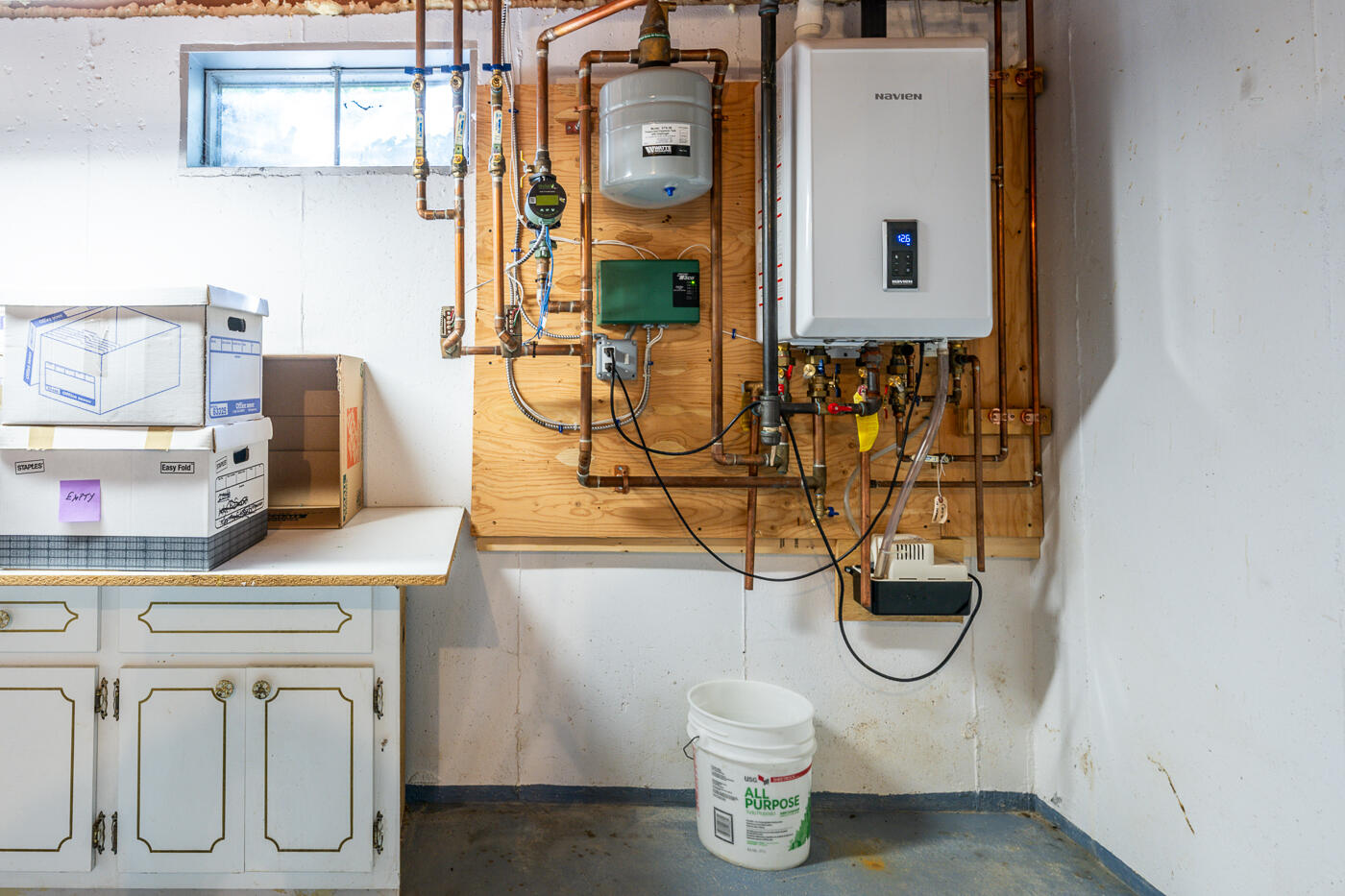 41 Joyce Anne Road Centerville, MA 02632 - Photo 24 of 33 a bathroom with a toilet and a sink