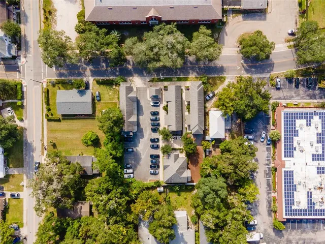 $2,910 | 711 Northwest 10th Street, Unit 10, Gainesville, FL 32601