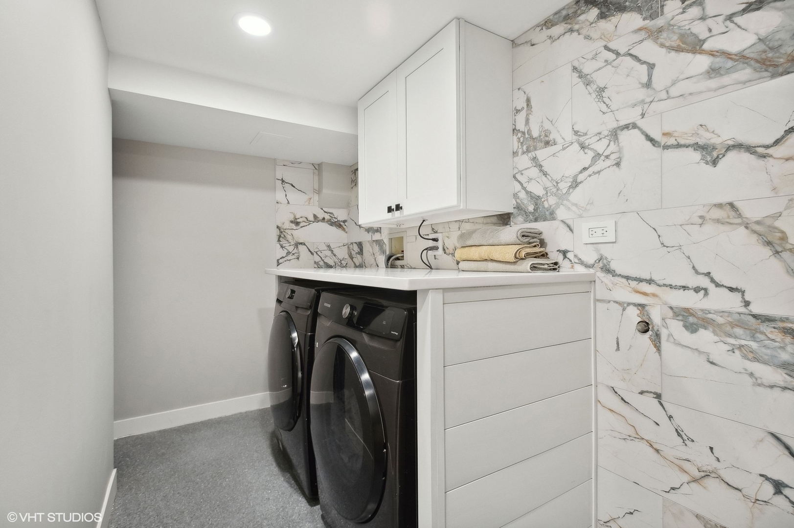 2949 North Rutherford Avenue Chicago, IL 60634 - Photo 14 of 23 a utility room with cabinets