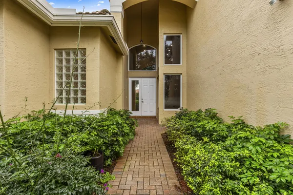$849,900 | 6966 Great Falls Circle, Boynton Beach, FL 33437