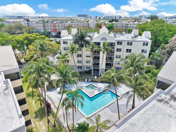 $2,450 | 8343 Lake Drive, Unit 303, Doral, FL 33166