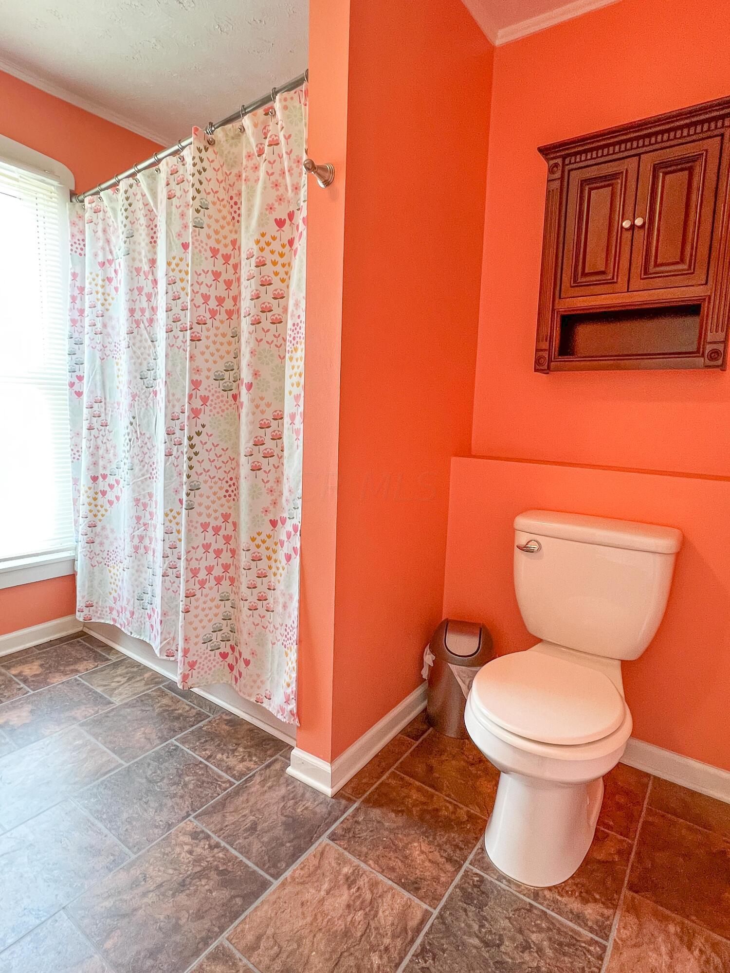 107 Union Street Edison, OH 43320 - Photo 40 of 47 Second Level Full Bath