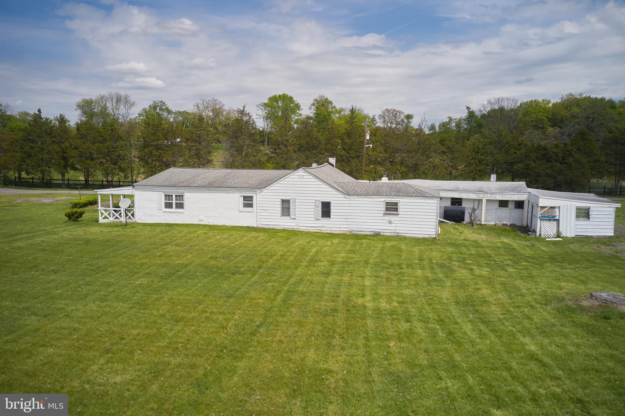 14761 Sugarland Road Poolesville, MD 20837 - Photo 5 of 6 Sold "As Is" Existing home TEAR DOWN