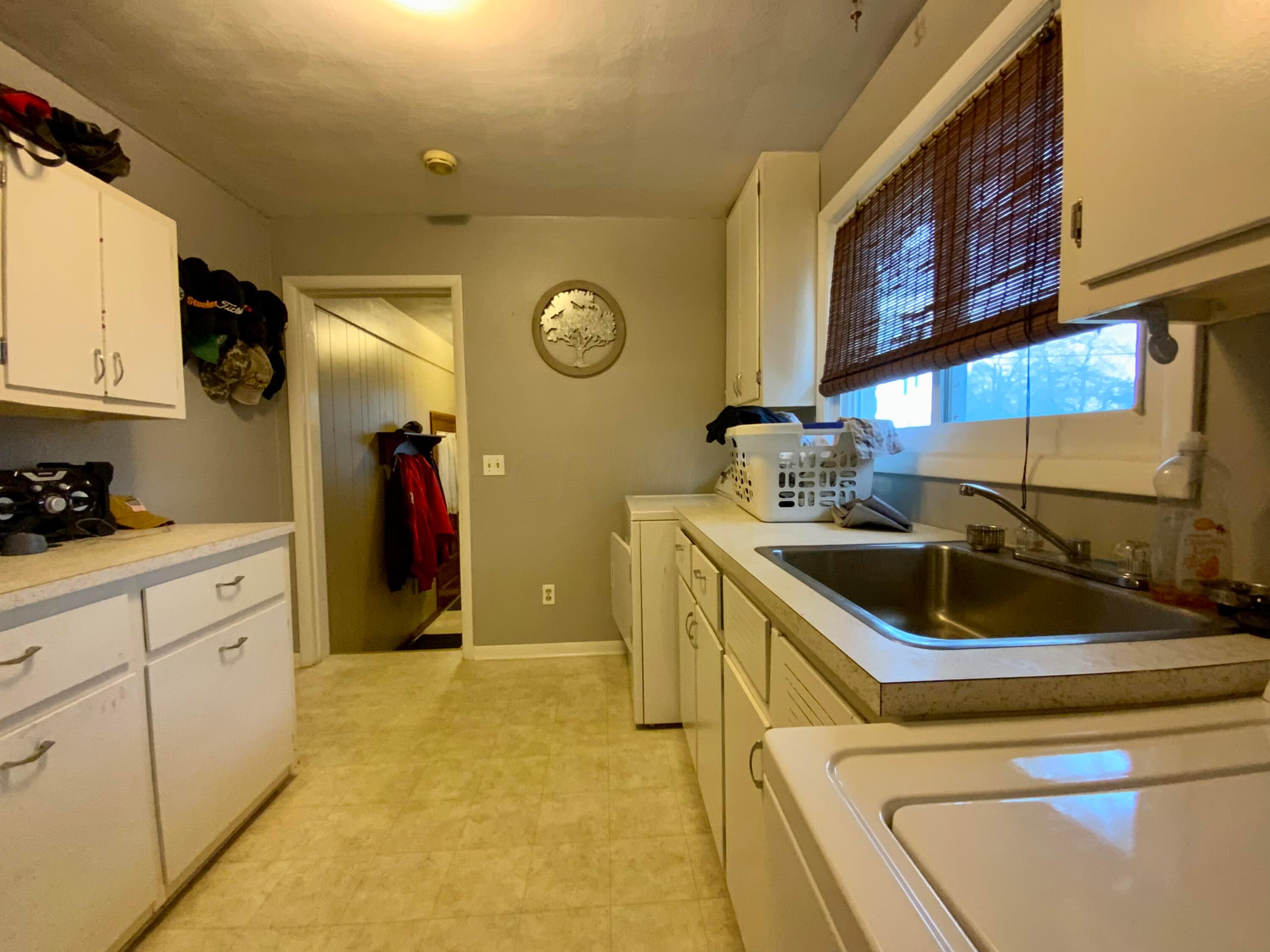 1174 Newark Road Mount Vernon, OH 43050 - Photo 7 of 29 3CC5547E-CBE8-4471-BD98-832D32E3DE54