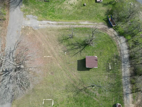 a picture of a wall with a yard