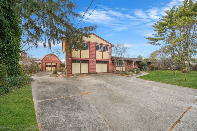 $600,000 | 1344 Boston Avenue, Bay Shore, NY 11706