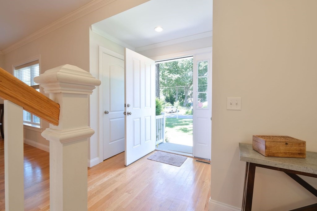 20 Parkridge Road Wayland, MA 01778 - Photo 2 of 40