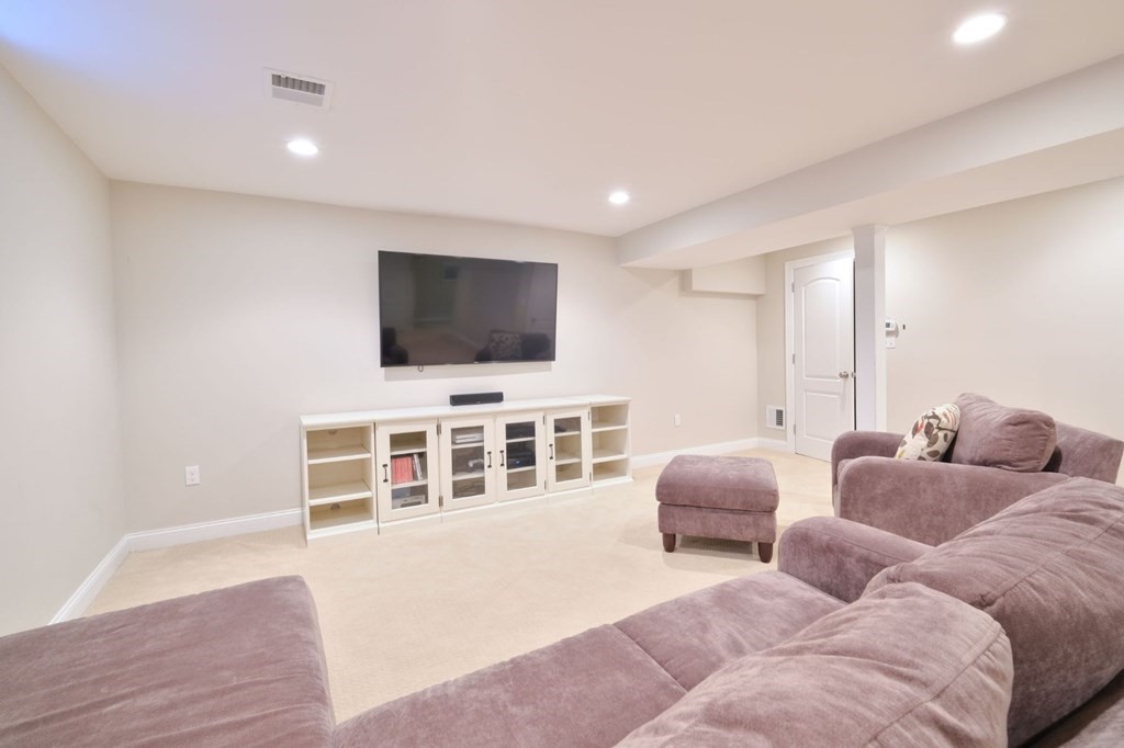 20 Parkridge Road Wayland, MA 01778 - Photo 29 of 40