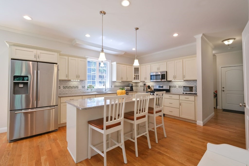 20 Parkridge Road Wayland, MA 01778 - Photo 7 of 40