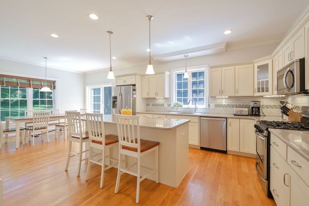 20 Parkridge Road Wayland, MA 01778 - Photo 8 of 40