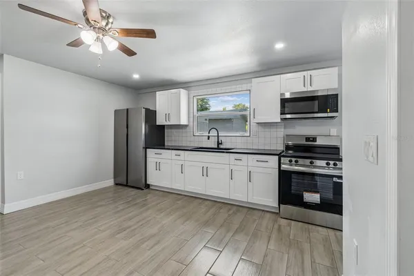 $399,997 | 2309 21st Avenue West, Bradenton, FL 34205