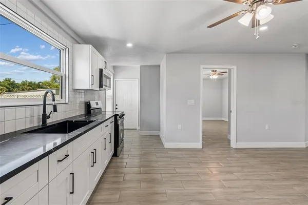 $399,997 | 2309 21st Avenue West, Bradenton, FL 34205