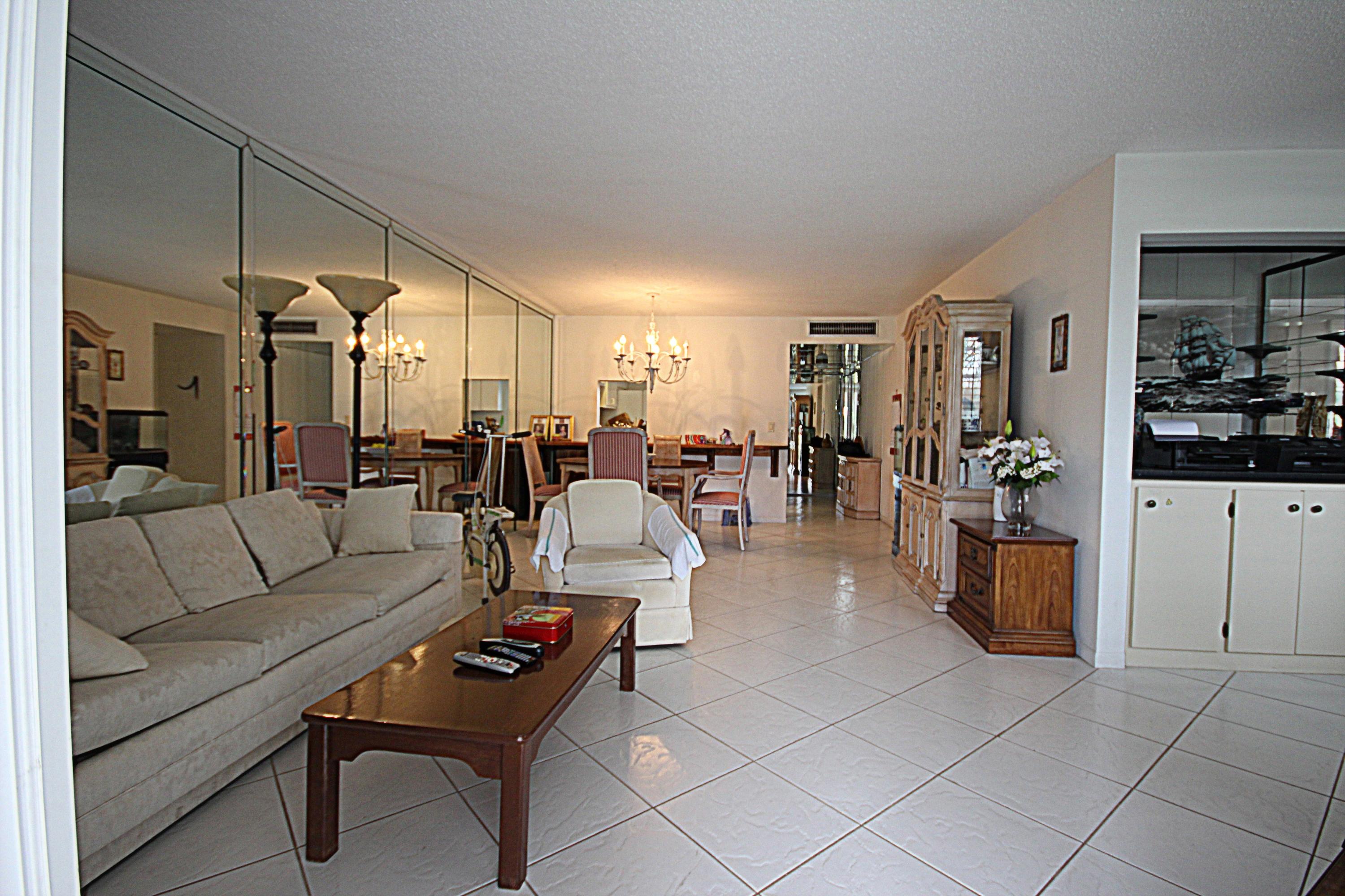 5700 Northwest 2nd Avenue, Unit 210 Boca Raton, FL 33487 - Photo 5 of 19 LVRM 5700 NW 2ND AVE 210 (8)