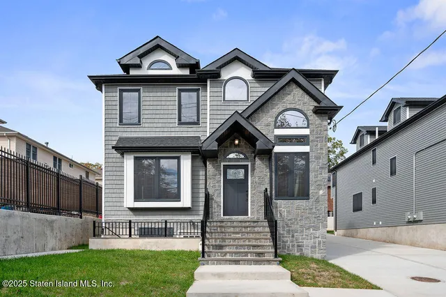 a house view with a outdoor space