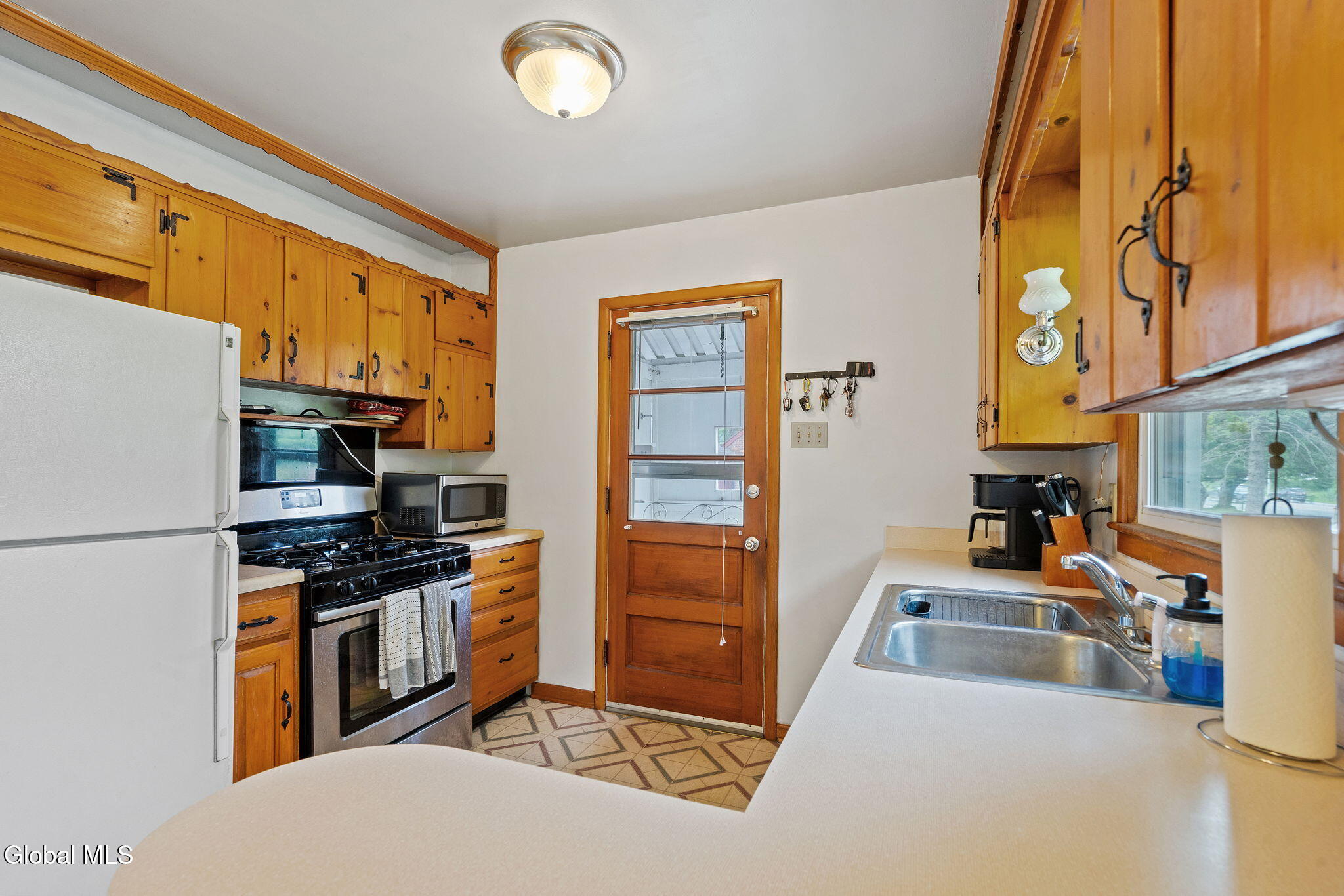 2303 Balltown Road Niskayuna, NY 12309 - Photo 27 of 46 26-web-or-mls-2303-balltown-rd