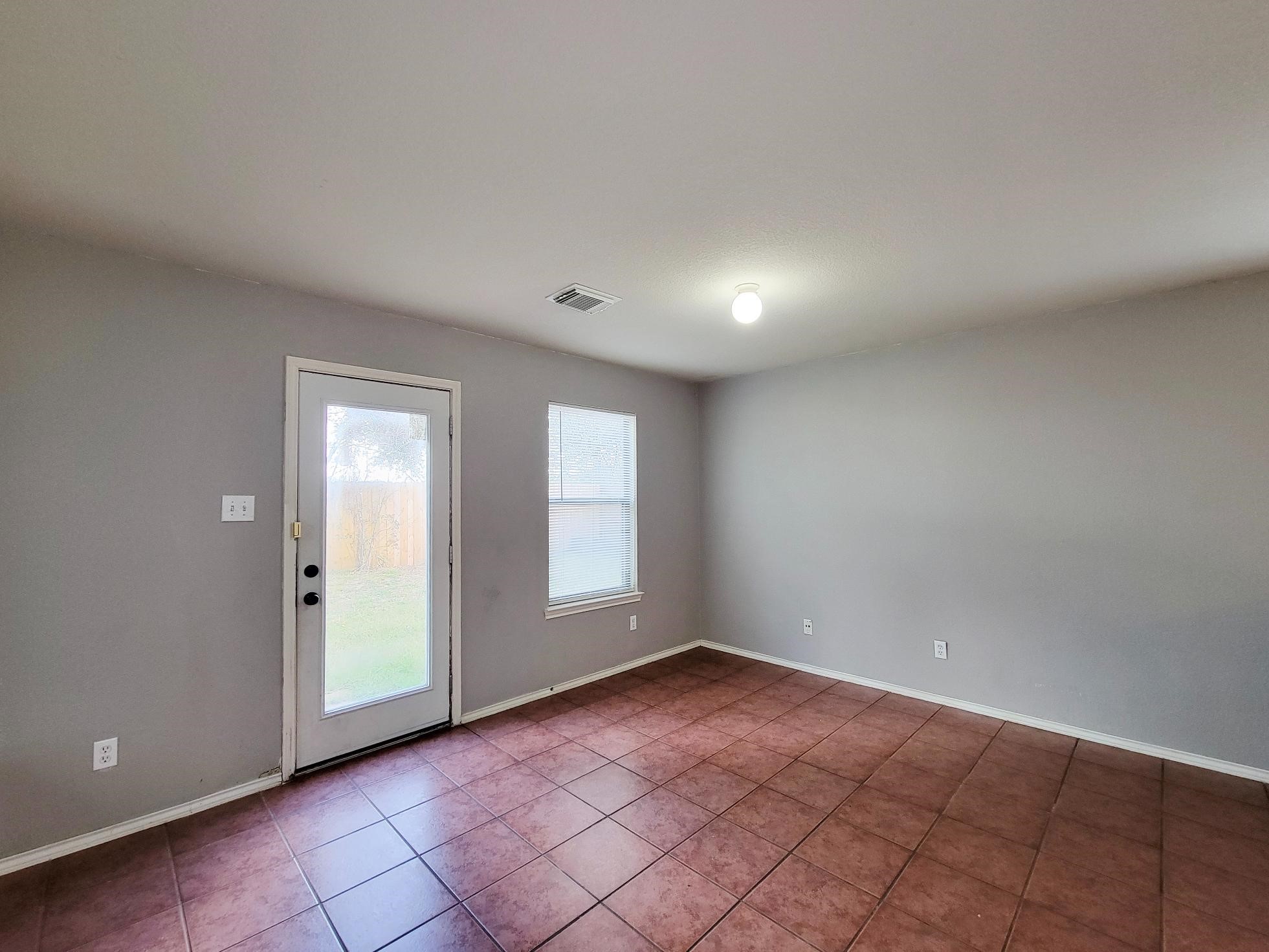 16306 Kendons Way Lane Cypress, TX 77429 - Photo 15 of 39 an empty room with windows and closet