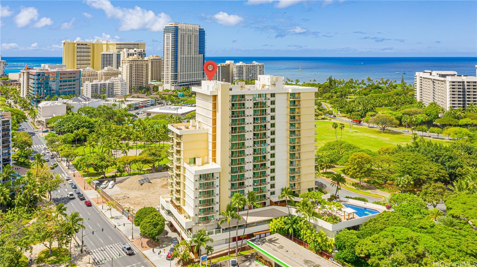 2045 Kalakaua Avenue, Unit 604 Honolulu, HI 96815 - Photo 23 of 24 a view of building with yard