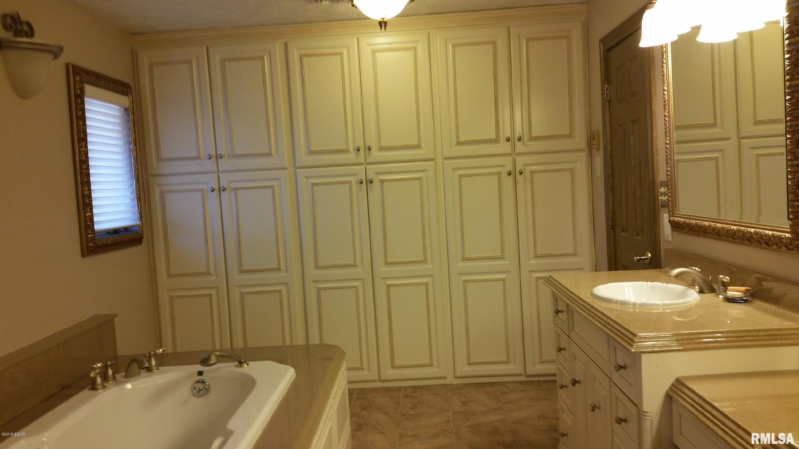 1853 Hoffman Road Murphysboro, IL 62966 - Photo 31 of 44 Gallery Image 31