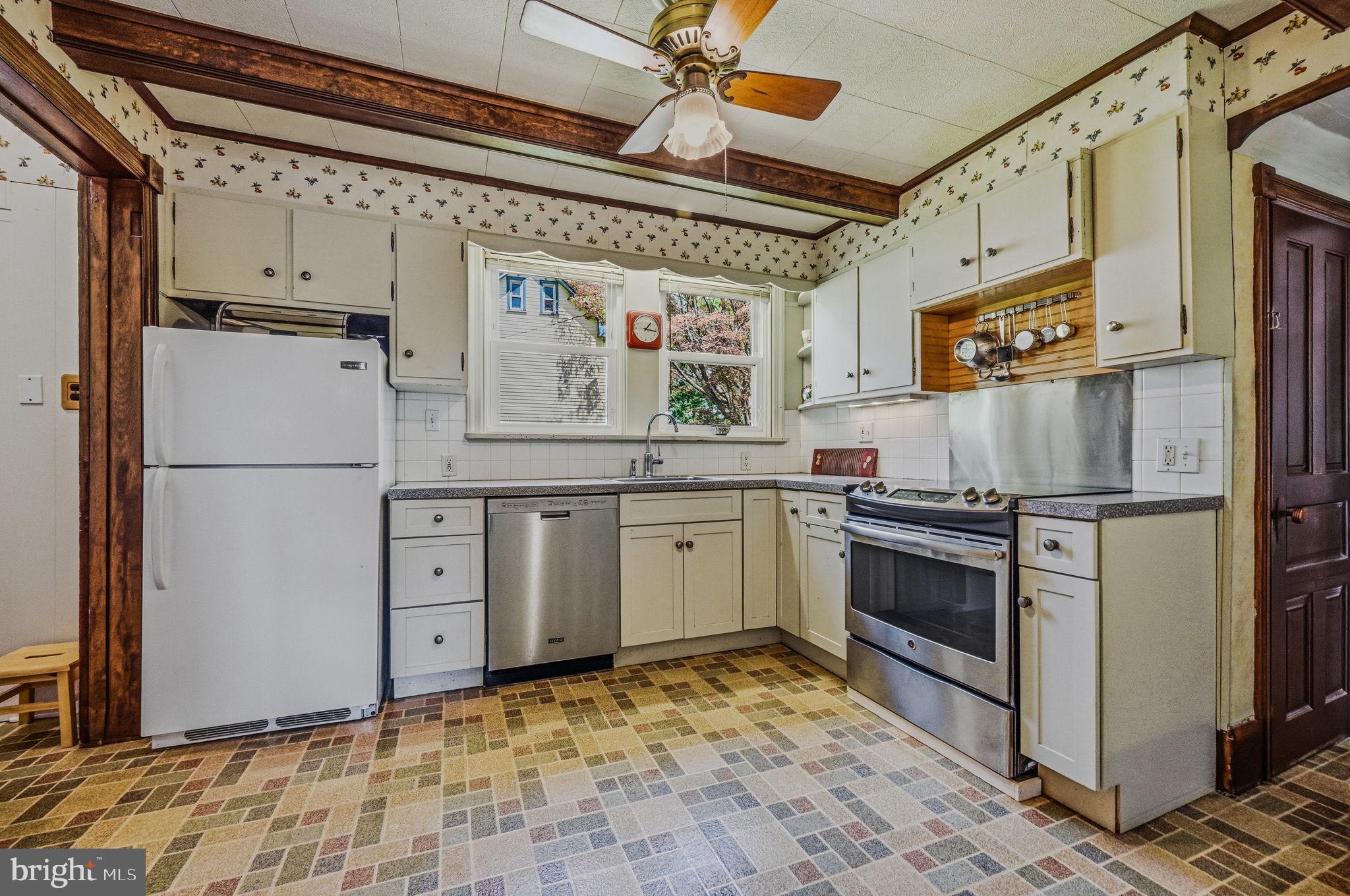 1101 Yorklyn Road Hockessin, DE 19707 - Photo 14 of 44 Classic Kitchen