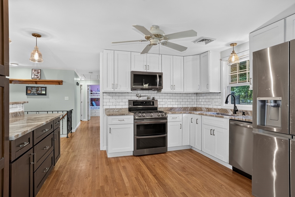 54 High Ridge Road Holden, MA 01520 - Photo 4 of 42