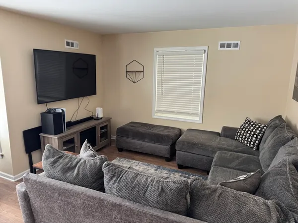 $3,000 | 2524 West 109th Place, Chicago, IL 60655