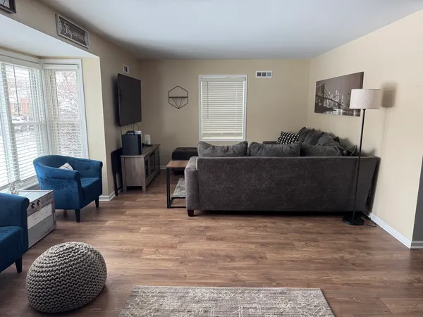 $3,000 | 2524 West 109th Place, Chicago, IL 60655