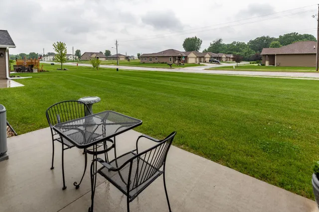 $352,900 | 2882 Meadowview Lane Northeast, Owatonna, MN 55060