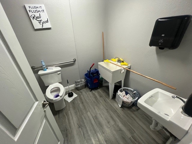 Undisclosed Address Killeen, TX 76543 - Photo 9 of 15 a view of living room with furniture and wooden floor