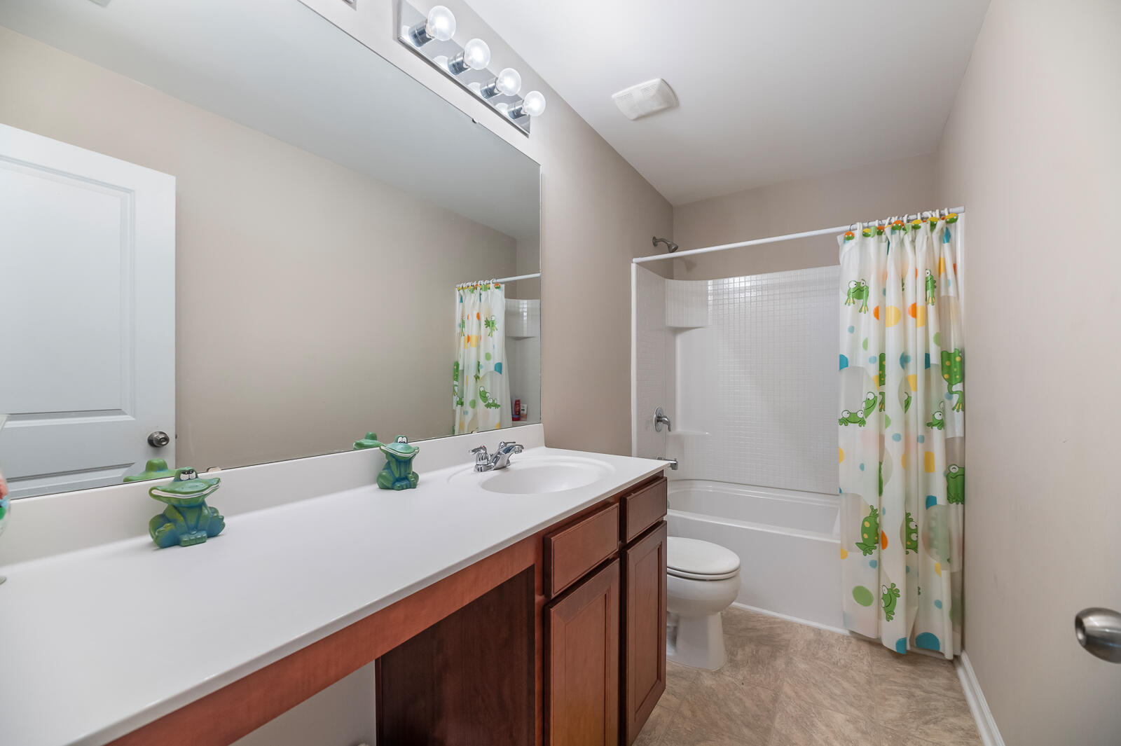 3818 Annapolis Way Ladson, SC 29456 - Photo 15 of 23 3818 Annapolis Way 15 of 25