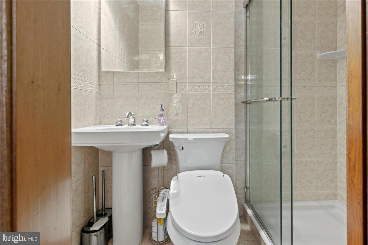 8 Cynthia Lane Hamilton, NJ 08619 - Photo 16 of 39