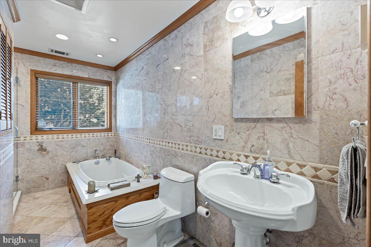 8 Cynthia Lane Hamilton, NJ 08619 - Photo 7 of 39