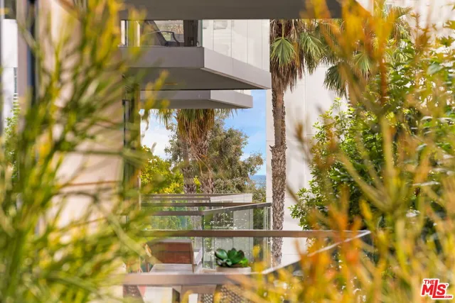 $1,998,000 | 1755 Ocean Avenue, Unit 412, Santa Monica, CA 90401