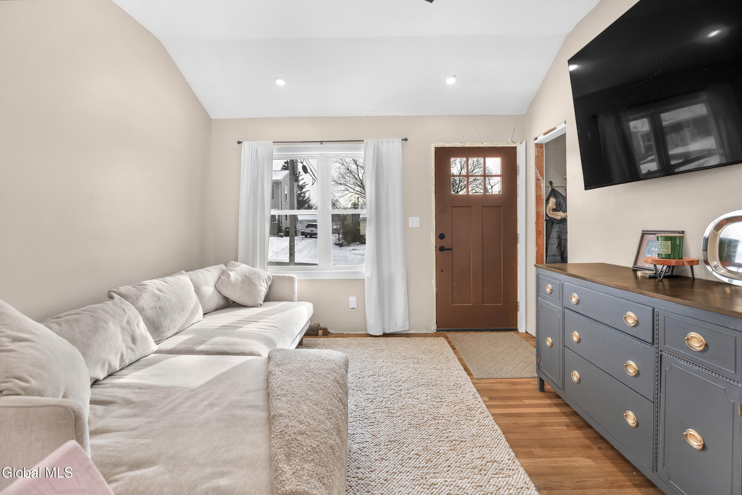 9 Nelson Avenue Colonie, NY 12110 - Photo 9 of 38 9_9 nelson ave latham