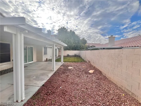 $1,895 | 5017 St Annes Drive, Las Vegas, NV 89149